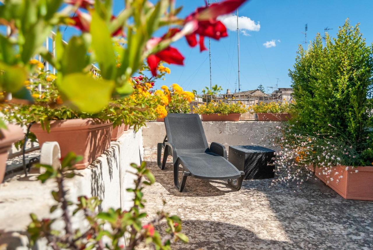 Il Garbino Suite And Apartment Lecce Exterior photo