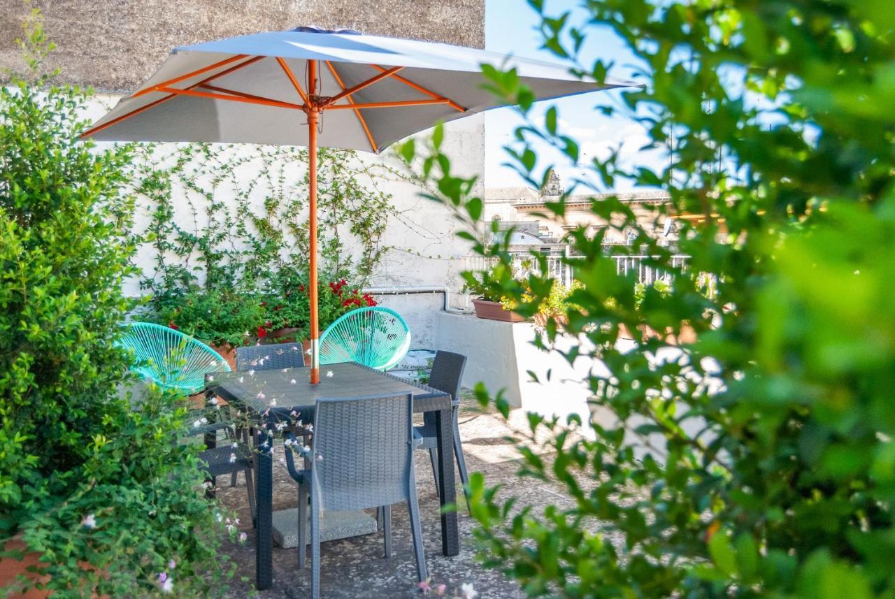 Il Garbino Suite And Apartment Lecce Exterior photo