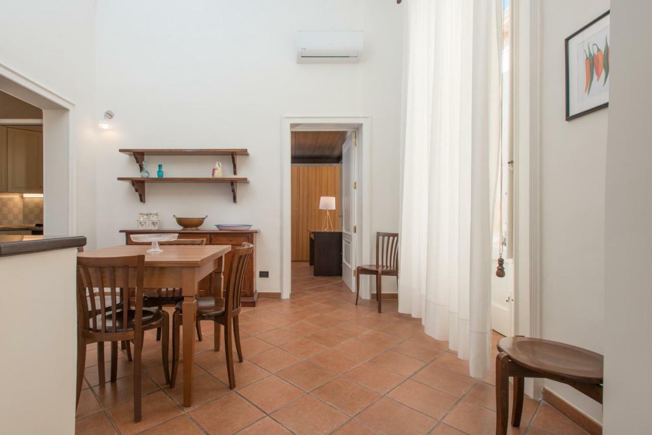Il Garbino Suite And Apartment Lecce Exterior photo