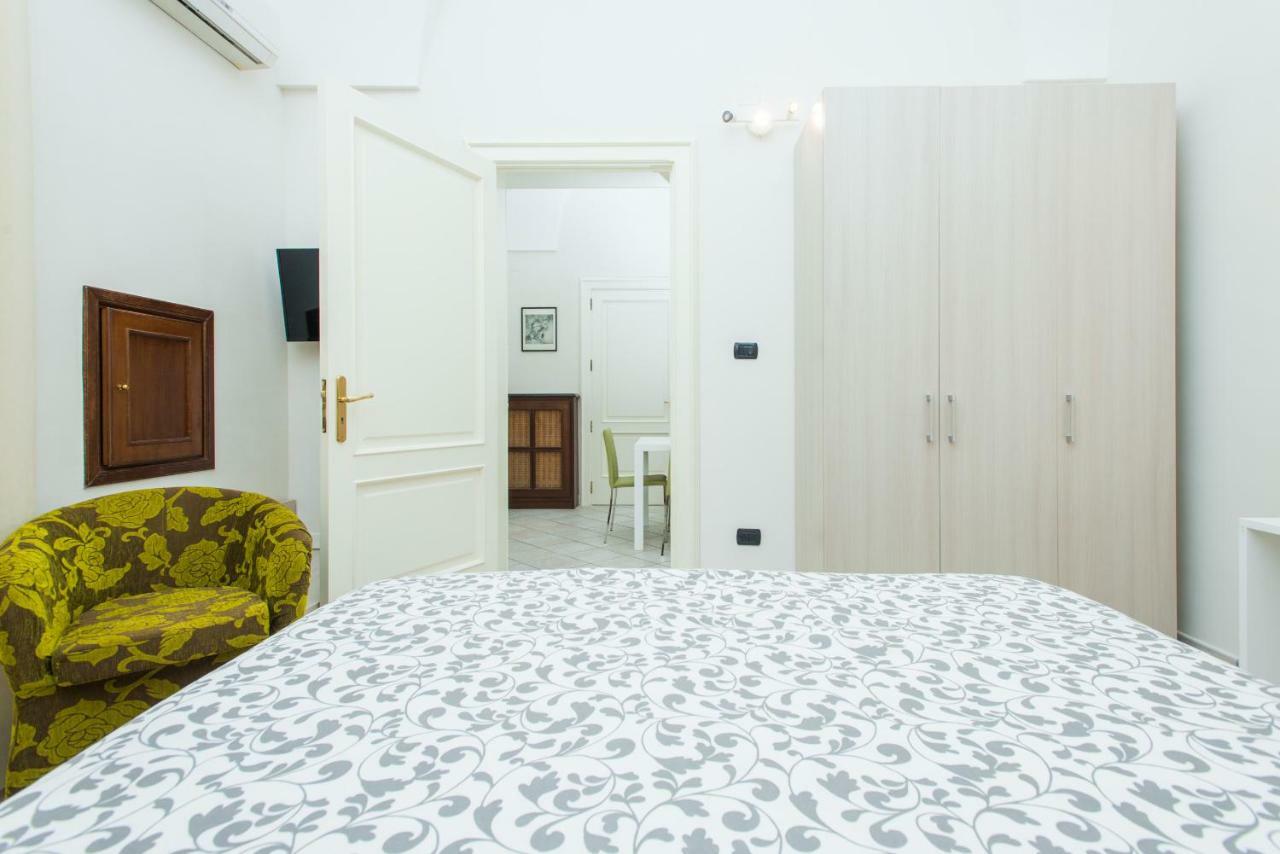 Il Garbino Suite And Apartment Lecce Exterior photo