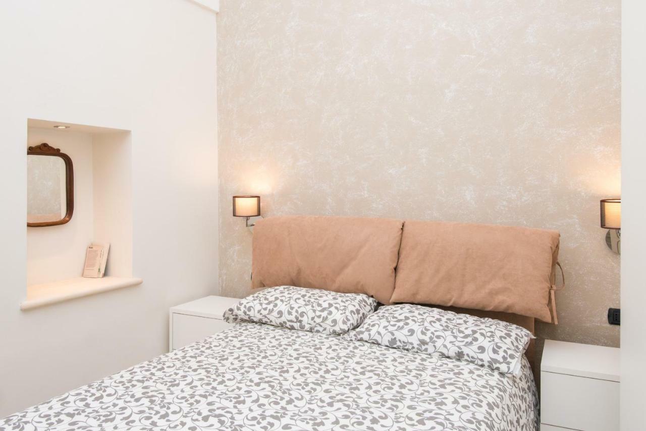 Il Garbino Suite And Apartment Lecce Exterior photo